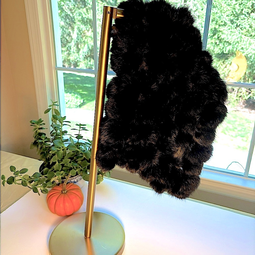 Adrienne Landau Elegant black Rabbit Fur Neck Infinity Scarf
- Never Worn!